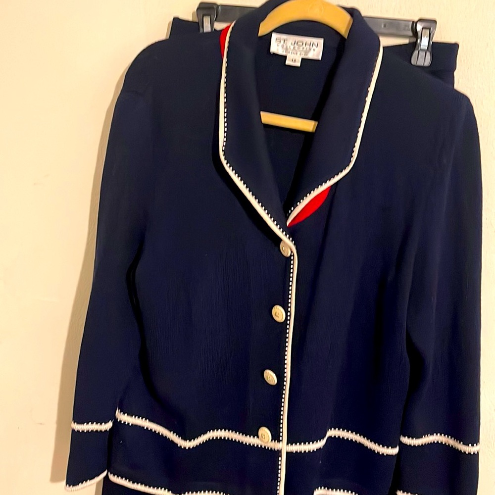 Navy Blue two pieces of St John. Knit size 12, Pants size 10.